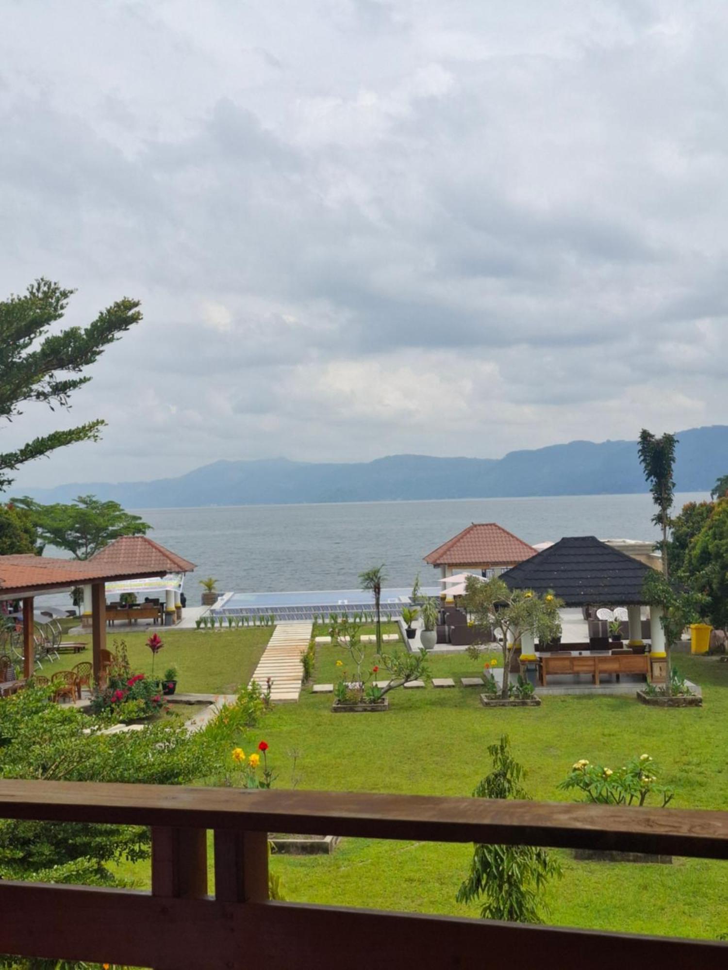 Juma Cottages Tuk Tuk Exterior photo